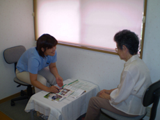 居宅介護支援　相談の様子